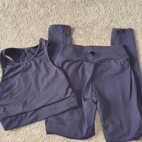 Textureless Set • BBB - Picture 3 of 4